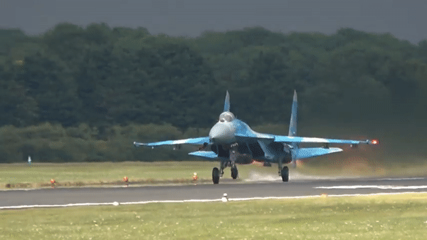 Su-27 có gì mà lọt top những chiến đấu cơ nguy hiểm nhất thế giới? - Ảnh 9.