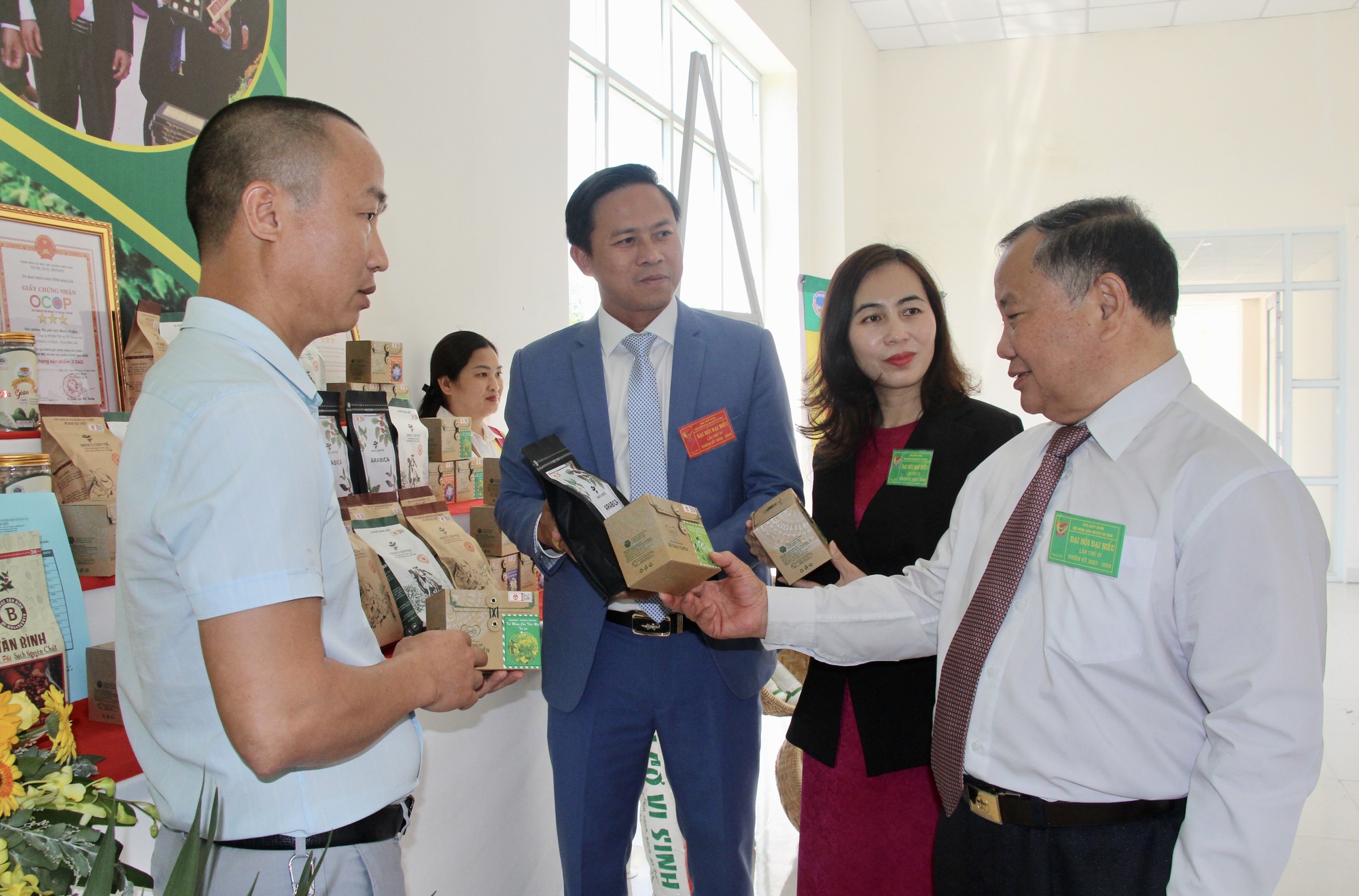 Phó Chủ tịch Hội Nông dân Việt Nam Đinh Khắc Đính dự Đại hội điểm cấp huyện đầu tiên trên cả nước - Ảnh 2.