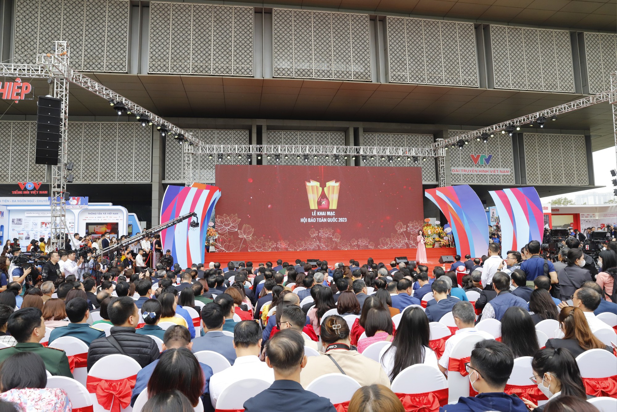 Lãnh đạo Đảng, Nhà nước dự lễ khai mạc Hội Báo toàn quốc 2023 - Ảnh 4.