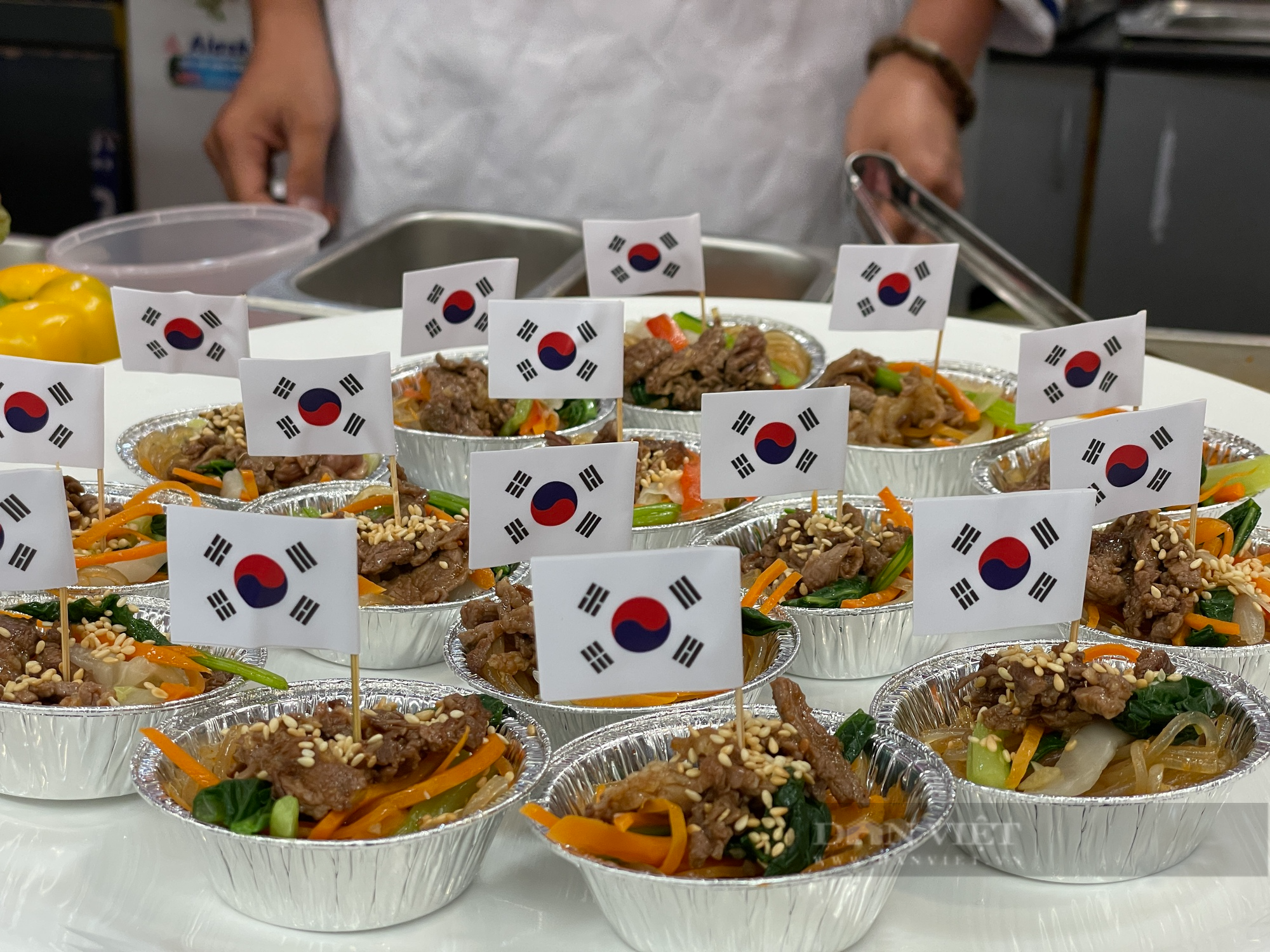 Người Sài Gòn bất ngờ với củ cải, sâm tươi Hàn Quốc trên kệ siêu thị, hàng “hot” lại giảm giá sốc - Ảnh 4.