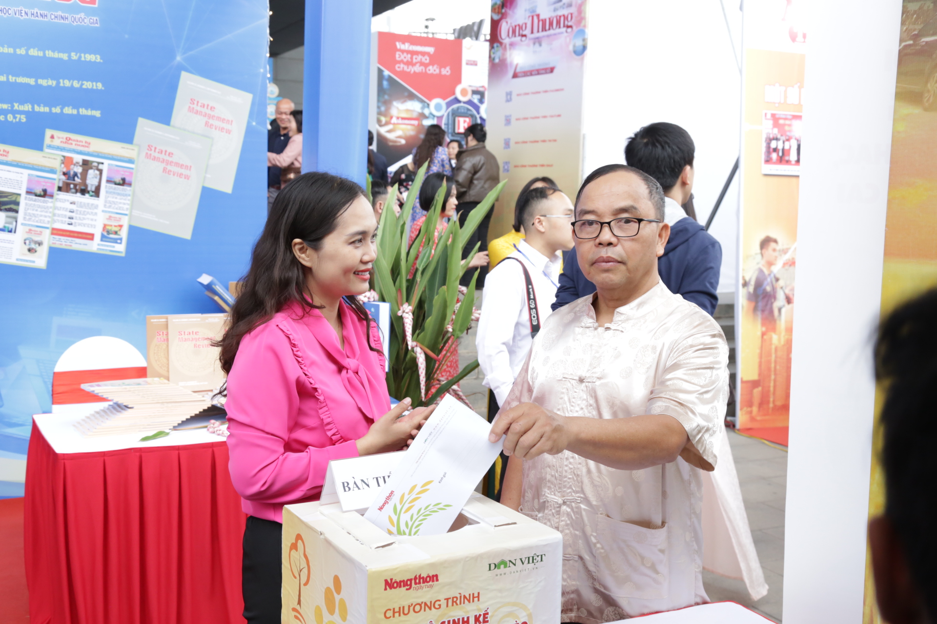 Báo NTNN/Điện tử Dân Việt phát động ủng hộ sinh kế cho người nghèo vùng cao tại Hội Báo toàn quốc 2023 - Ảnh 2.