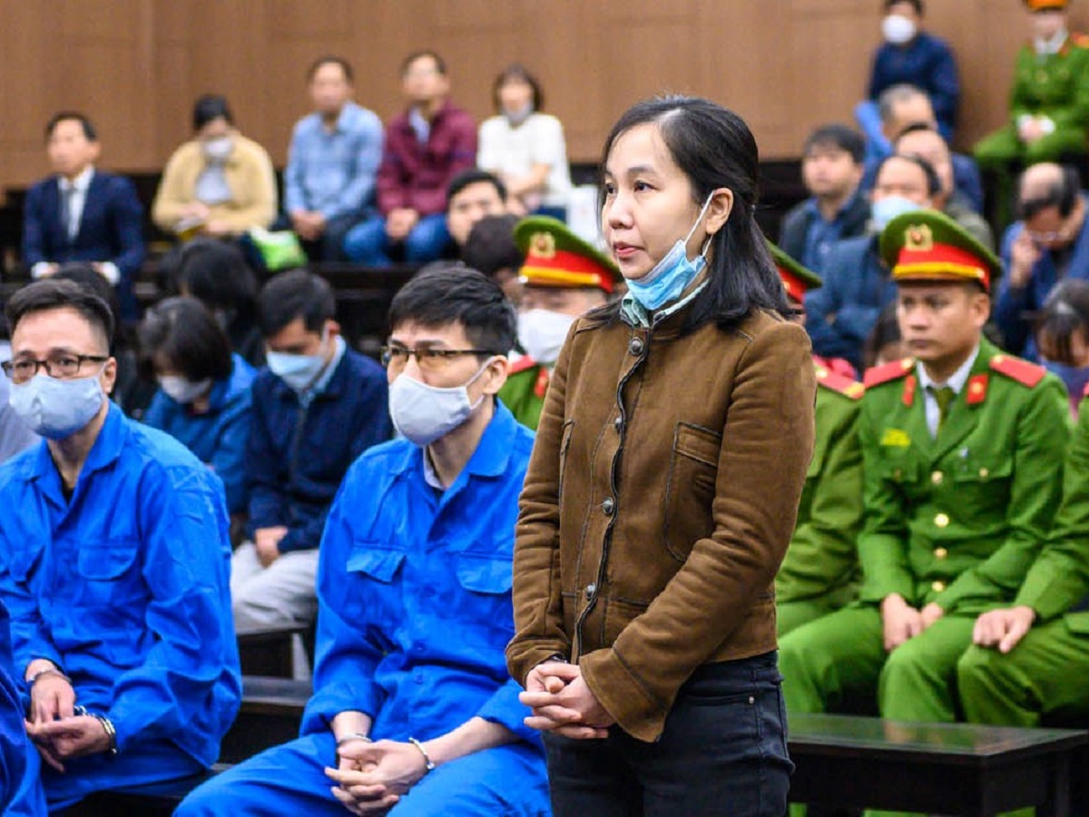 Nhân viên ngân hàng Việt Á không nhận tội vì cũng cho siêu lừa Hà Thành vay 2 tỷ - Ảnh 1.