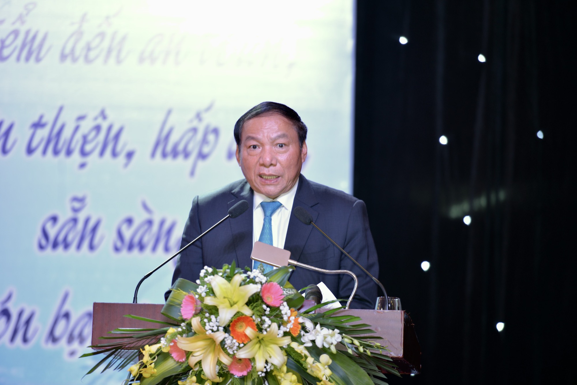 Bộ trưởng Nguyễn Văn Hùng: Quảng Ninh cần xây dựng và định vị thương hiệu  - Ảnh 2.
