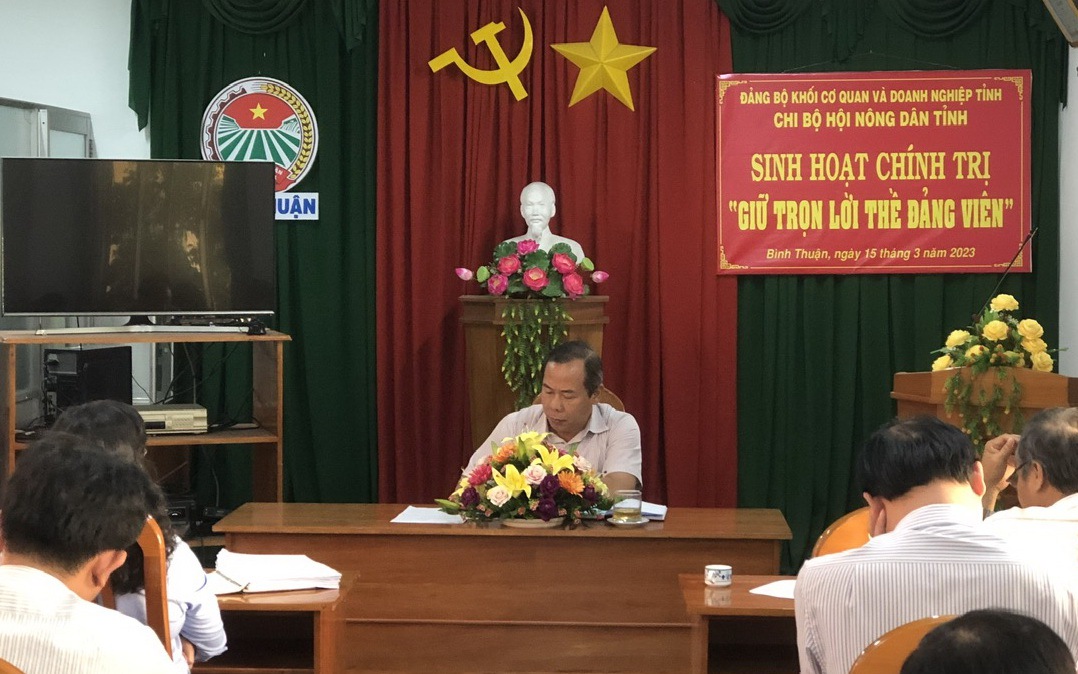 Đảng viên dân tộc Chăm ở Bình Thuận với sinh hoạt chuyên đề "Giữ trọn lời thề đảng viên"