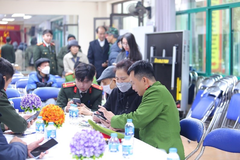 Quận Thanh Xuân đẩy mạnh tuyên truyền thanh toán không dùng tiền mặt - Ảnh 2.