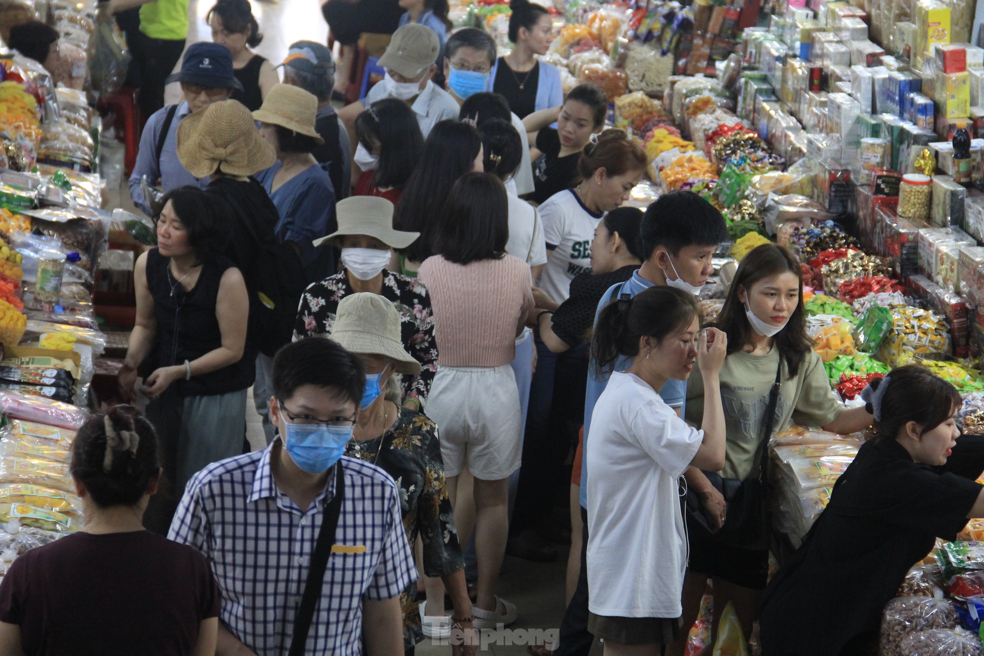 Lý do khách du lịch quốc tế đổ xô đến chợ Hàn - Đà Nẵng - Ảnh 7.