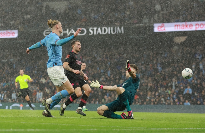 Haaland lập hattrick tại tứ kết FA Cup, HLV Guardiola cảnh báo ngay 1 điều - Ảnh 1.