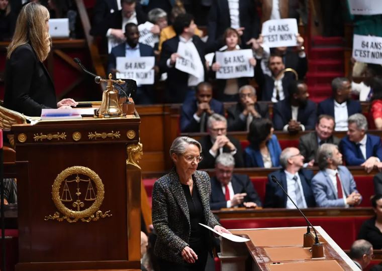 Hình ảnh về cuộc đình công ở Pháp nhằm phản đối chính sách lương hưu - Ảnh 1.