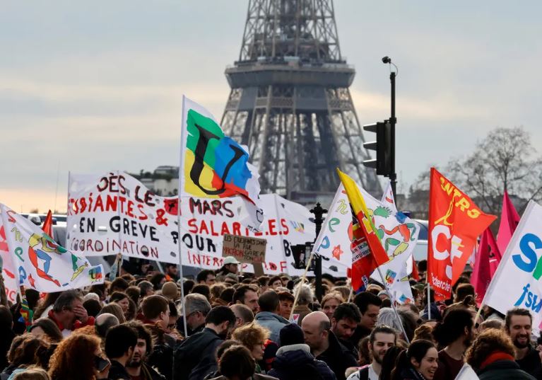 Hình ảnh về cuộc đình công ở Pháp nhằm phản đối chính sách lương hưu - Ảnh 10.