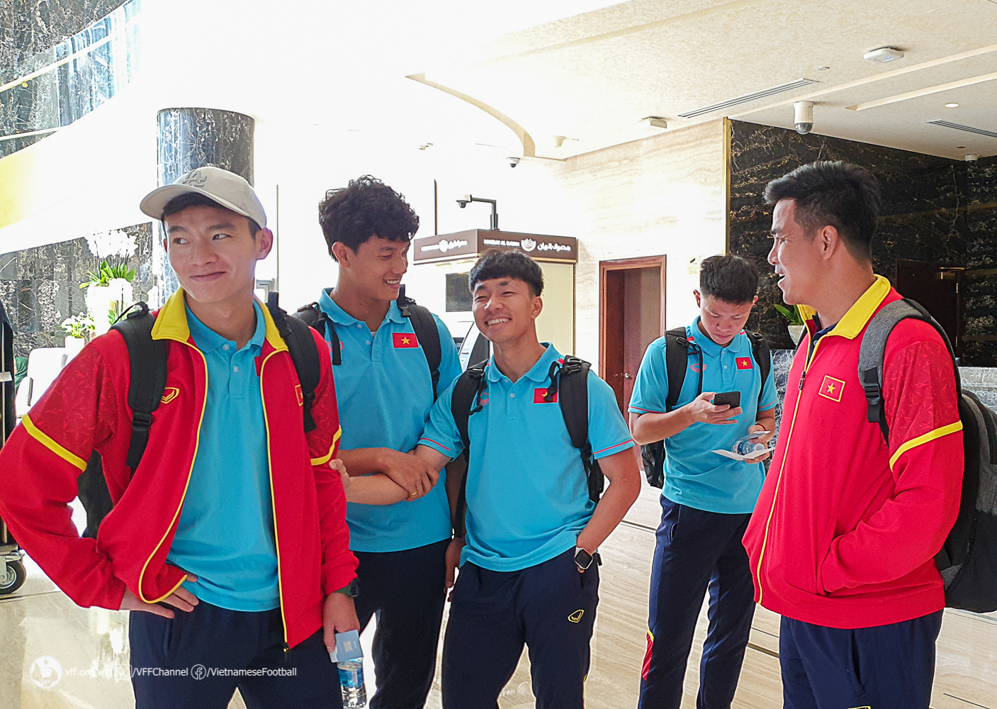 U23 Việt Nam được đón tiếp chu đáo tại Qatar - Ảnh 4.