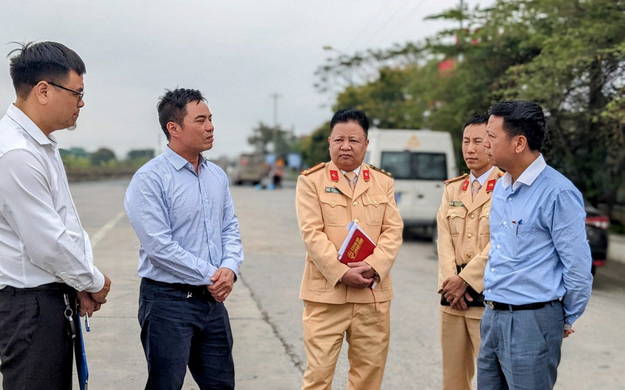 Hải Phòng: Lập đoàn kiểm tra công tác bảo đảm ATGT trên tuyến Quốc lộ 10 sau khi báo Dân Việt phản ánh