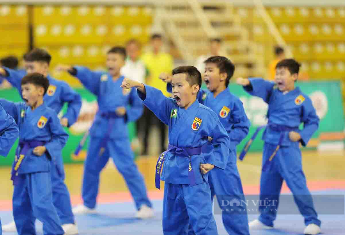 Kỷ lục gần 2.000 võ sinh tranh tài Giải Vovinam học sinh TP.HCM 2023 - Ảnh 5.