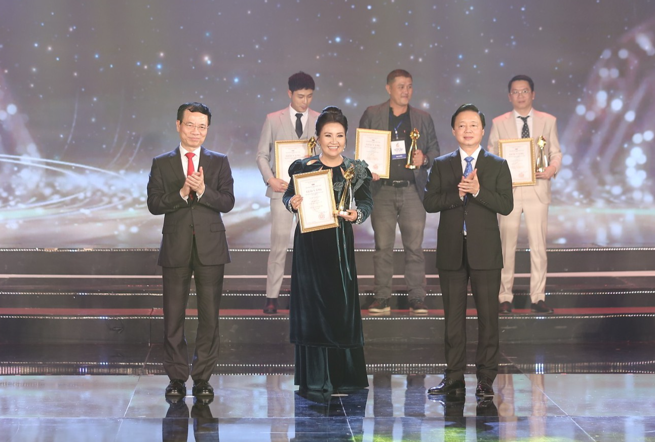  Phản ứng bất ngờ của Thanh Sơn, Ngân Quỳnh khi vượt qua hàng loạt “đối thủ” giành giải Nam/Nữ diễn viên xuất sắc - Ảnh 3.
