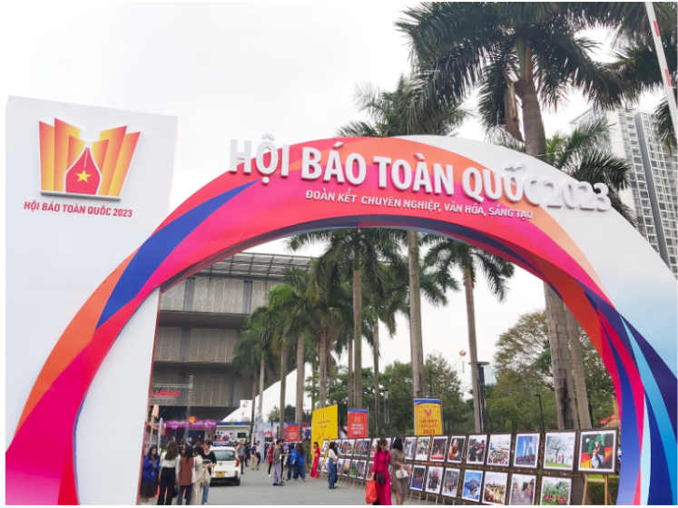 Hội Báo toàn quốc 2023: Hoài niệm sắc xuân đất nước hơn 100 năm - Ảnh 1.