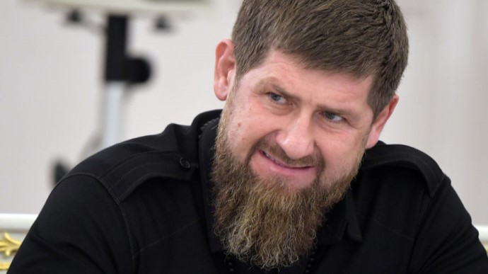 Lính Ukraine đốt kinh Koran, ngay lập tức thủ lĩnh Chechnya Kadyrov phẫn nộ làm điều này - Ảnh 1.