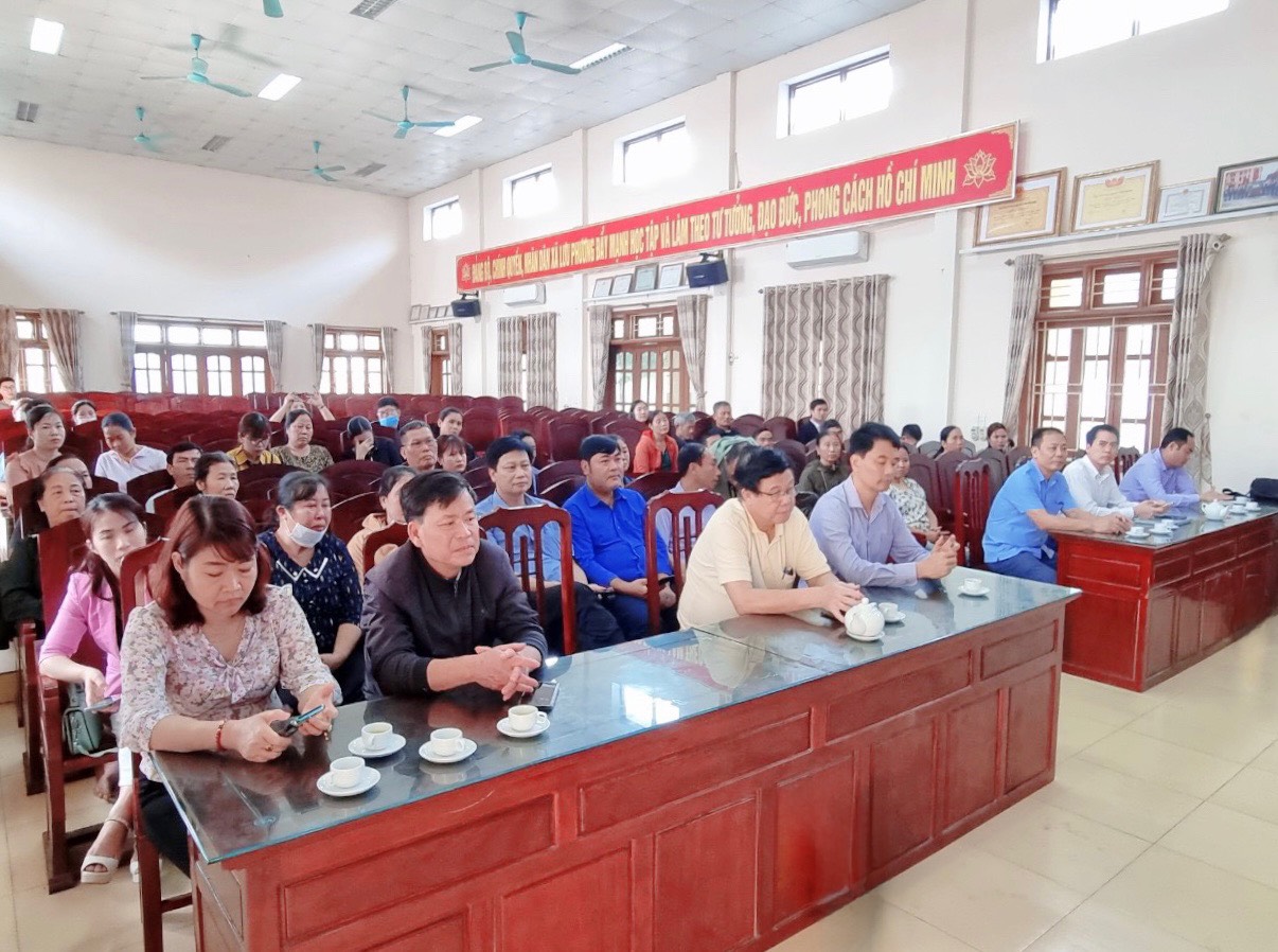 Ninh Bình: Trao 80 thẻ bảo hiểm y tế cho nông dân nghèo huyện Kim Sơn - Ảnh 1.