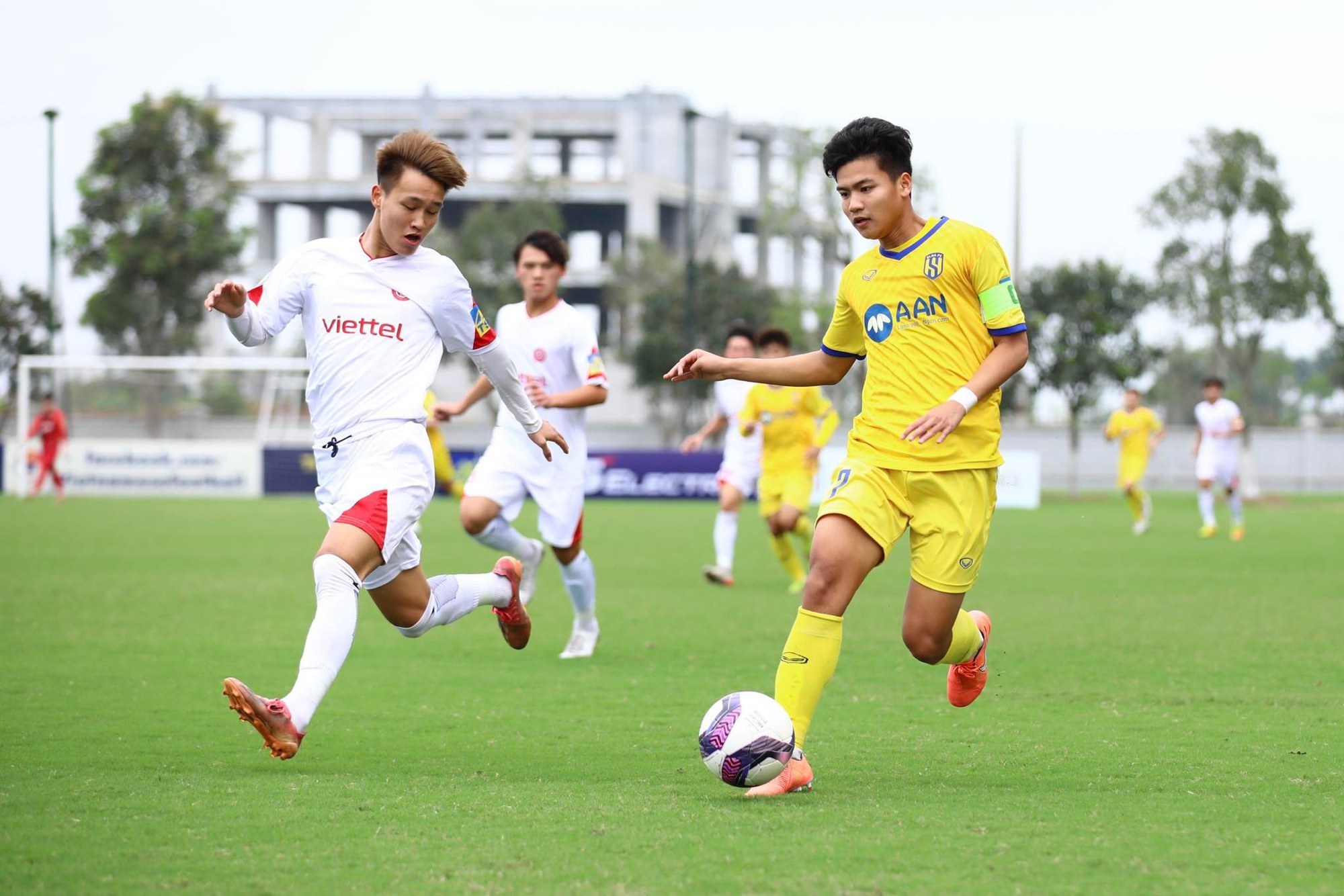 U17 Viettel giành chiến thắng nghẹt thở trước U17 SLNA   - Ảnh 1.