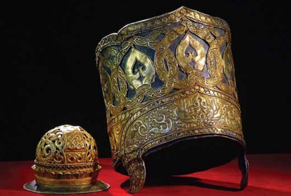 Bộ Vương miện bằng vàng được xem là báu vật của Hoàng gia Chăm hiện lưu giữ ở đâu? - Ảnh 4.