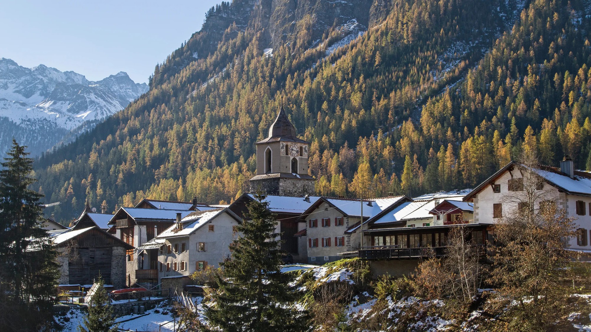 Một ngôi làng ở Thụy Sĩ cấm du khách chụp ảnh vì quá đẹp, ai cũng &quot;kêu trời&quot; khi biết lý do khôn ngoan phía sau - Ảnh 1.