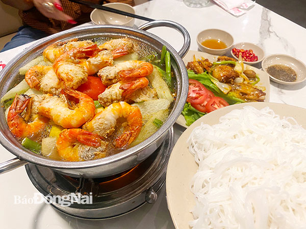 Ăn ngon ở Biên Hòa của Đồng Nai, bất ngờ một loại phở khách từ nước ngoài về vừa ăn vừa kể chuyện xưa - Ảnh 6.