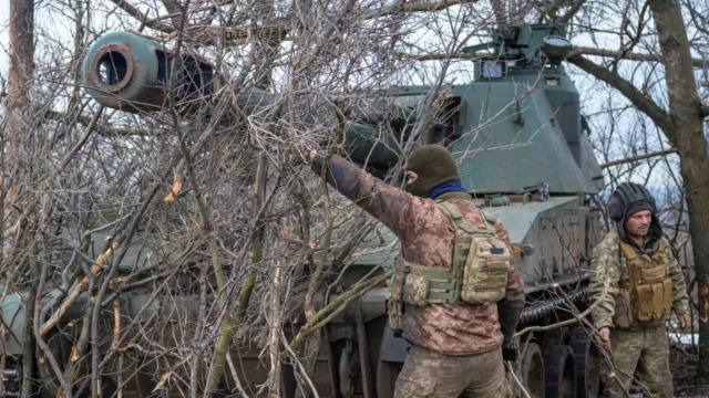 Quan chức Nga tuyên bố 'tóm' được lính đánh thuê Ba Lan lẫn xe tăng Leopard đầu tiên của Ukraine - Ảnh 1.