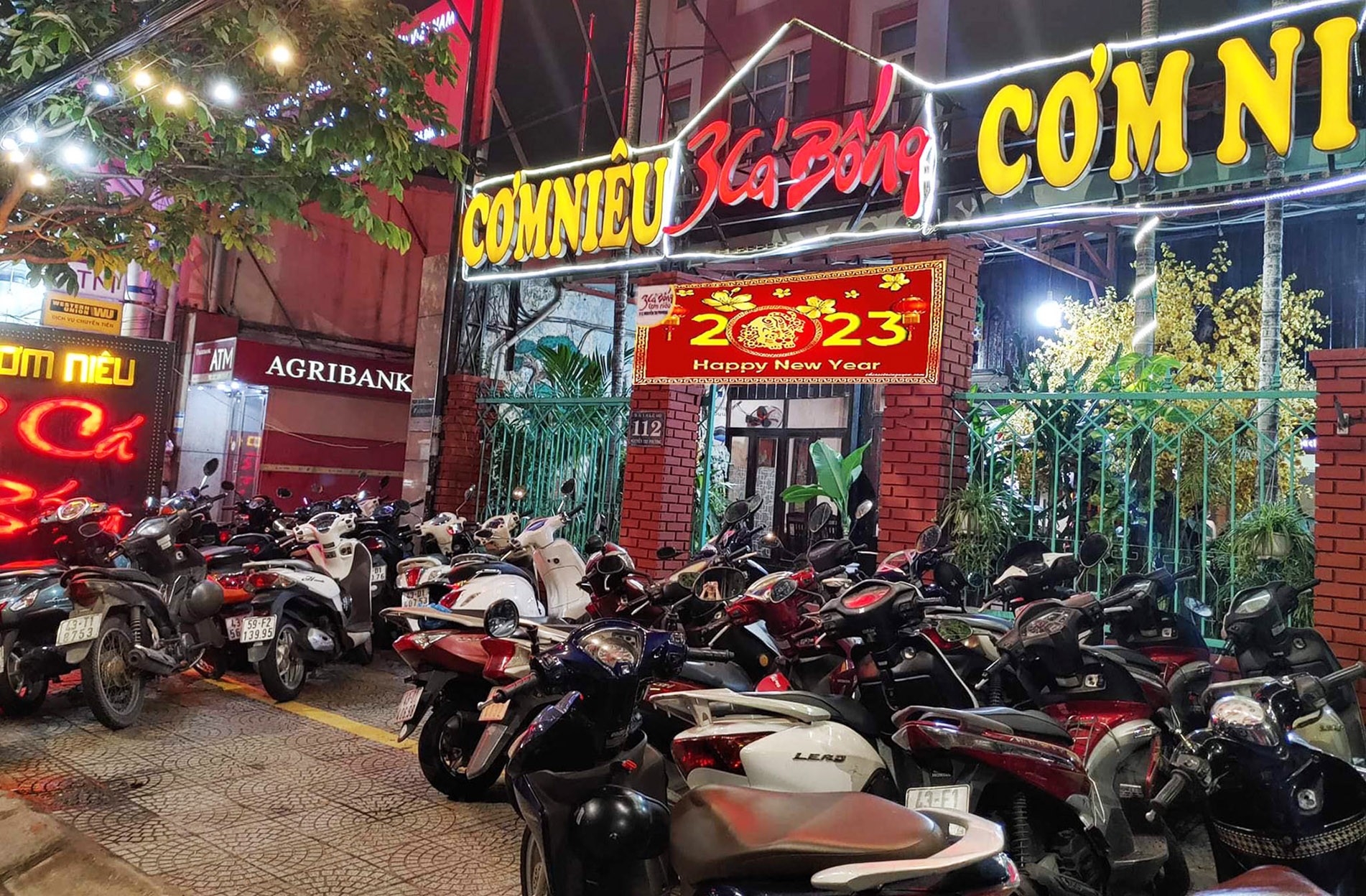 Nhà hàng cơm niêu lâu đời nhất tại Đà Nẵng ai cũng biết - Ảnh 1.