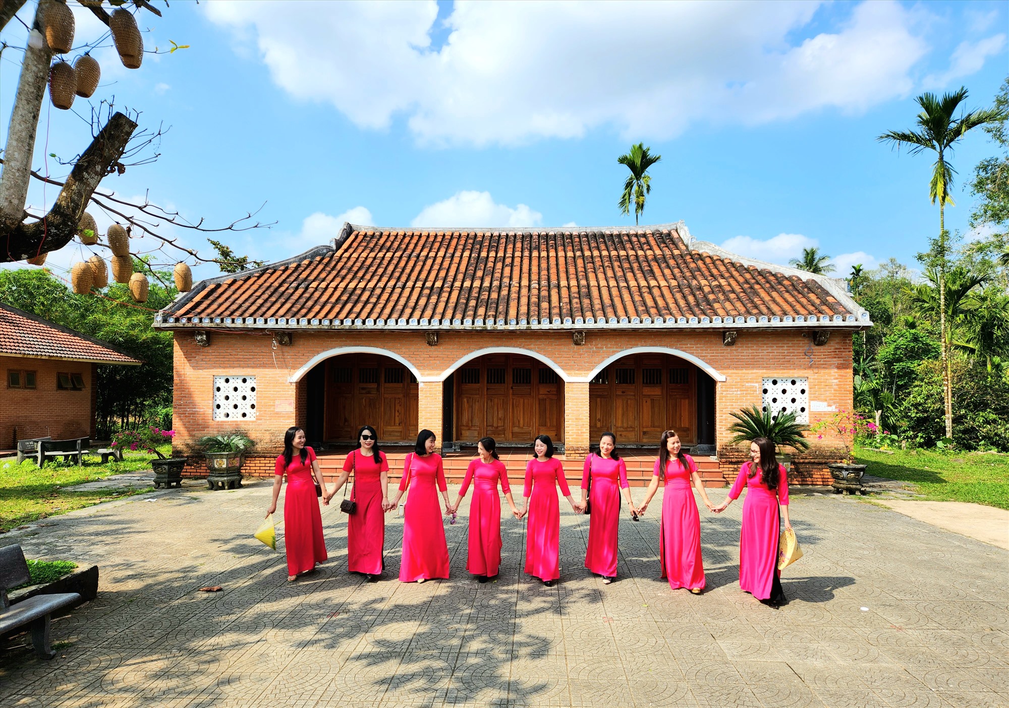 Đây là một làng cổ đẹp ở Quảng Nam còn nhiều nhà cổ, chưa bao giờ khóa cổng, thoải mái vô chụp ảnh, quay phim - Ảnh 3.