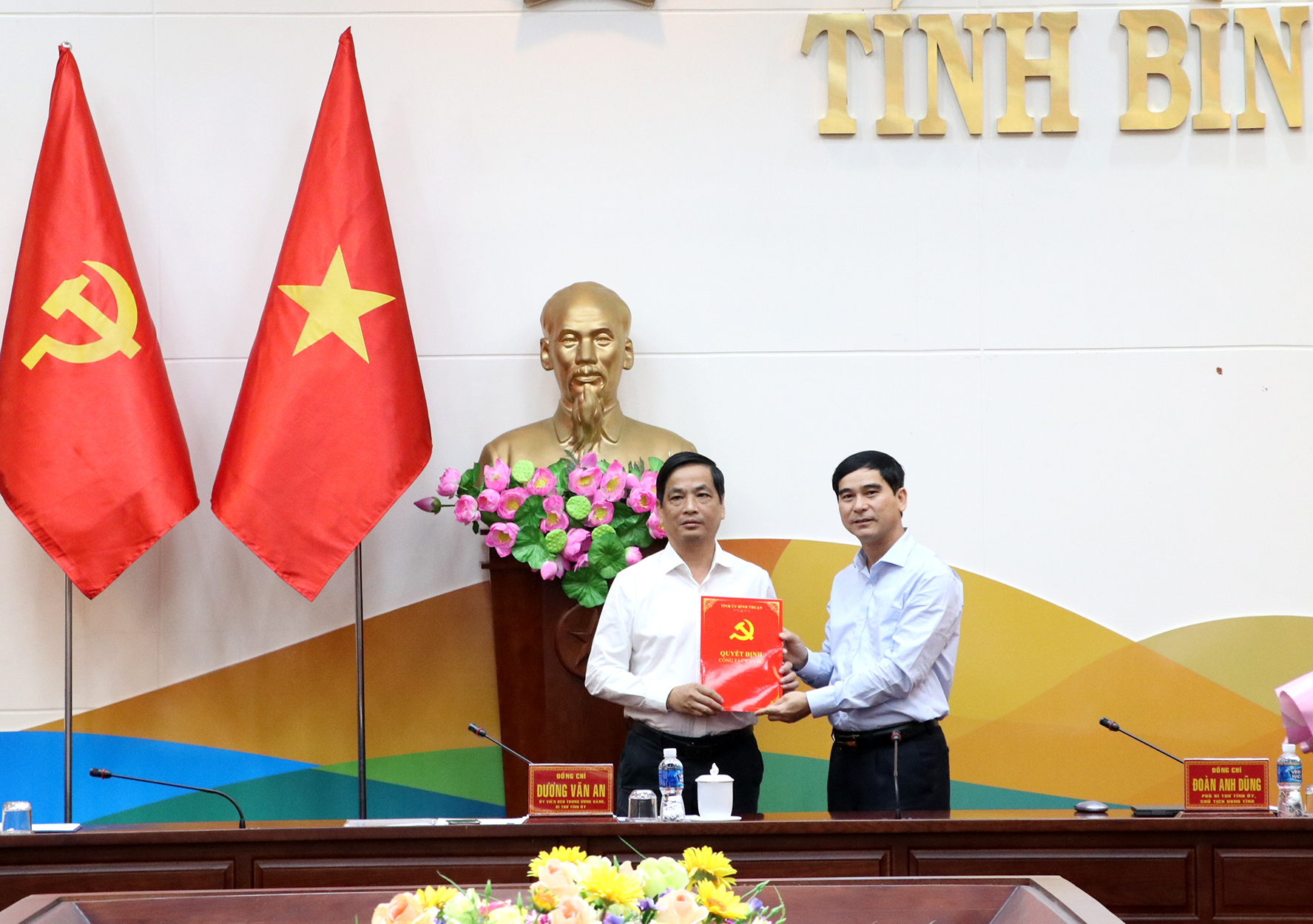 Bí thư Huyện ủy Hàm Tân được bổ nhiệm làm Trưởng Ban Tuyên giáo Tỉnh ủy Bình Thuận - Ảnh 1.
