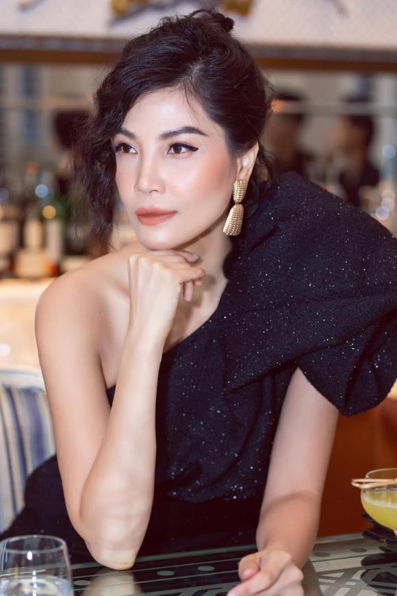 Cuộc sống giàu sang, viên mãn của người đẹp Việt đầu tiên được mệnh danh siêu mẫu - Ảnh 3.
