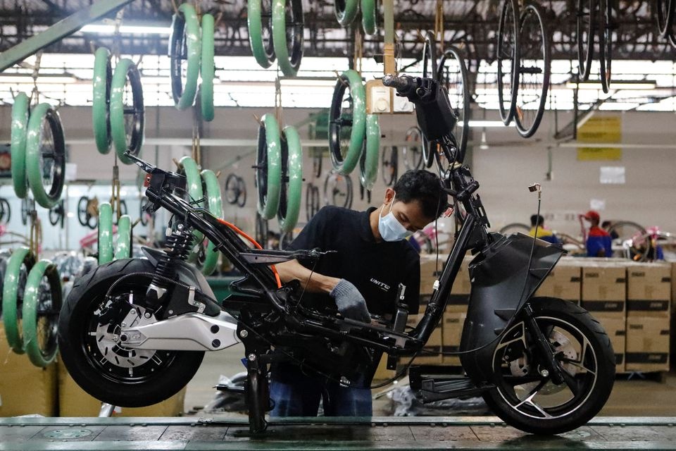 Indonesia chi hơn 455 triệu USD để hỗ trợ người mua xe máy điện - Ảnh 2.