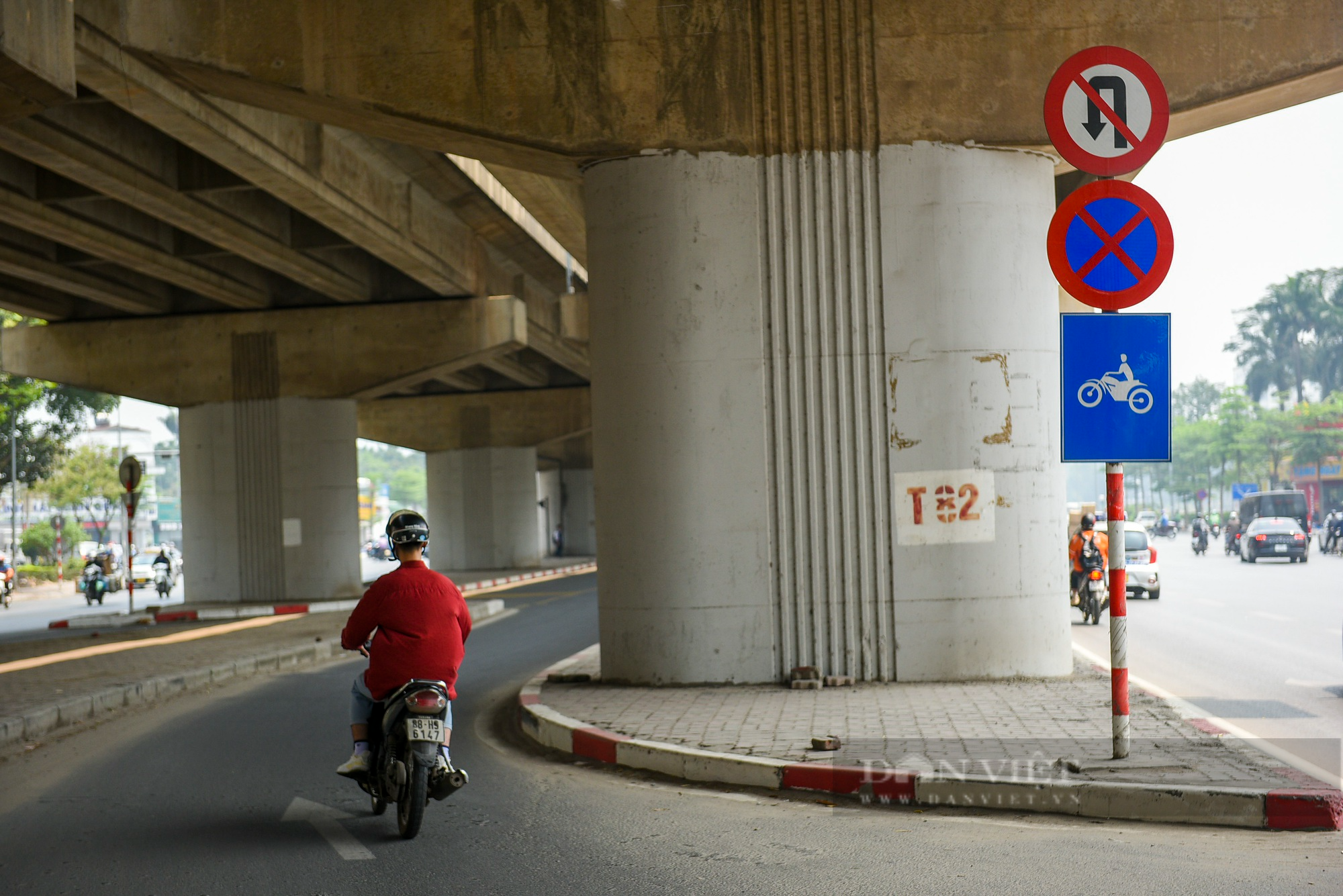 Cầu vòm thép 65 tỷ đồng ở Hà Nội vắng xe qua lại sau nữa năm đưa vào sử dụng - Ảnh 4.