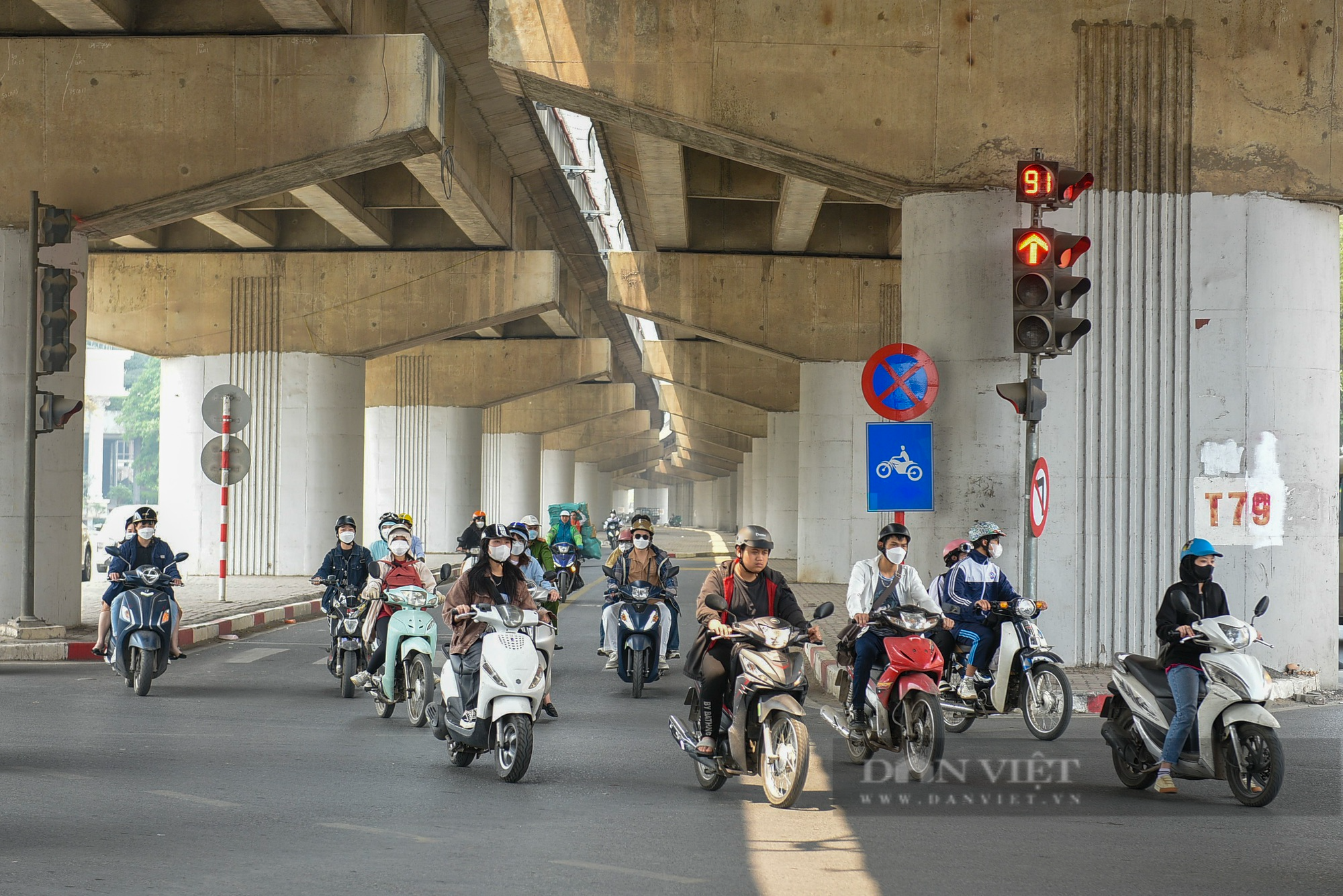 Cầu vòm thép 65 tỷ đồng ở Hà Nội vắng xe qua lại sau nữa năm đưa vào sử dụng - Ảnh 6.