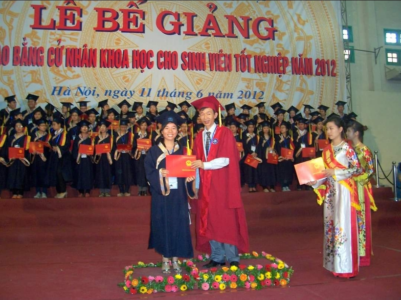 Nữ giáo viên Việt Nam đầu tiên được nhận Giải thưởng  'Tỏa sáng sức mạnh tri thức' - Ảnh 3.