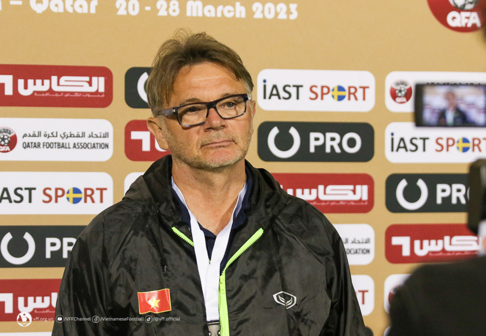 HLV Troussier: &quot;U23 Việt Nam cần phải kiểm soát hành vi tốt hơn&quot; - Ảnh 3.