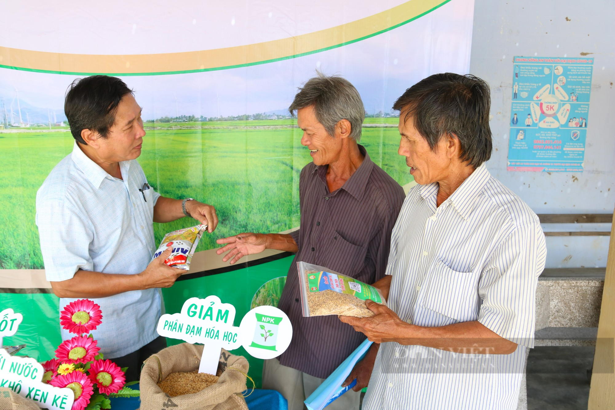 Trồng lúa thân thiện với môi trường cho hạt gạo ngon, năng suất tăng gần gấp đôi, nông dân nâng cao thu nhập - Ảnh 5.