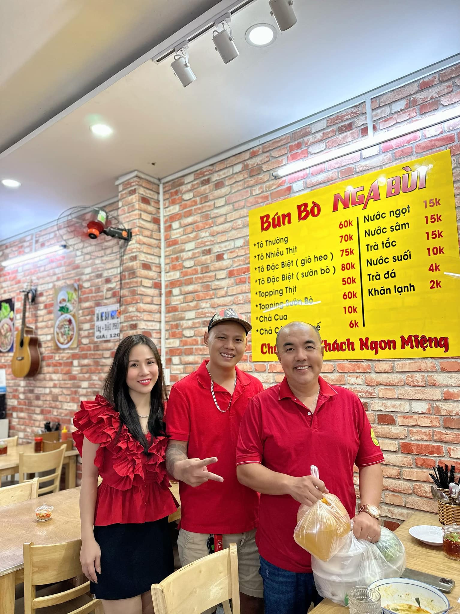 3 tiệm bún bò là chỗ “ruột” của showbiz Việt, có nơi còn sửa lại tên quán để đặt theo tên vợ Trấn Thành - Ảnh 4.