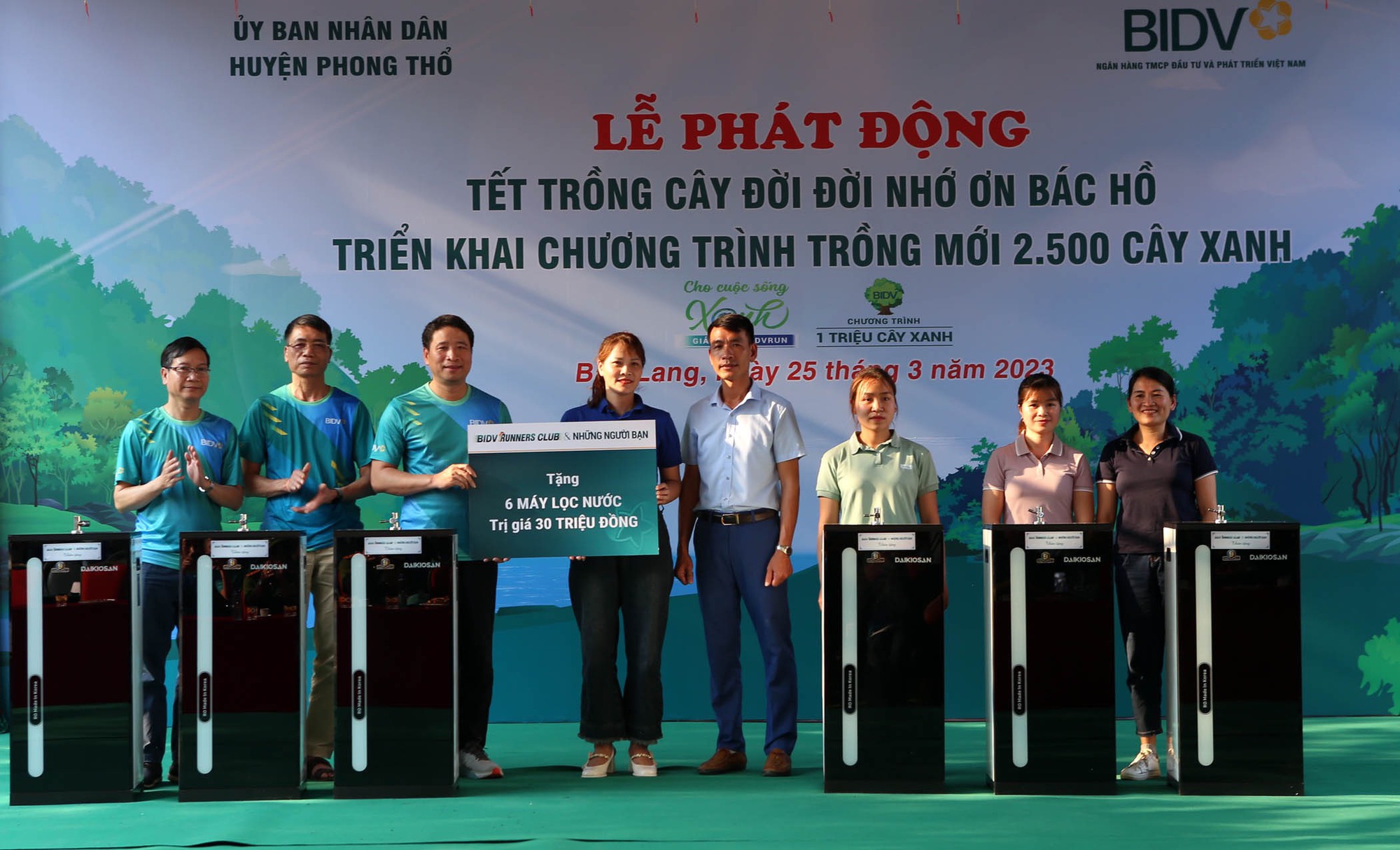 Chương trình “1 triệu cây xanh”:  BIDV trồng 2.500 cây xanh tại Lai Châu - Ảnh 2.