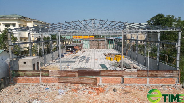 Công ty Tứ Hưng xây công trình lụi, lấn chiếm hành lang an toàn giao thông QL1A ở Quảng Ngãi - Ảnh 1.