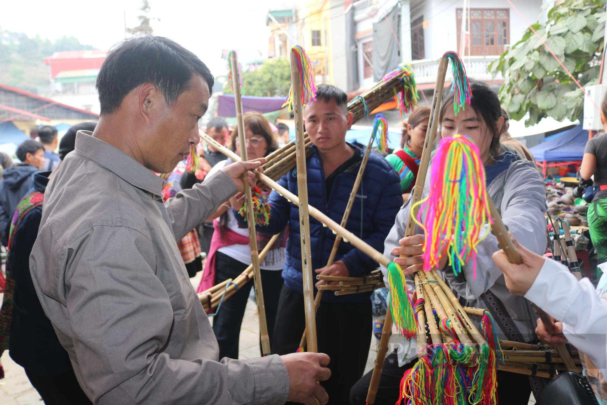 Chợ phiên vùng cao nguyên trắng Bắc Hà - Ảnh 25.