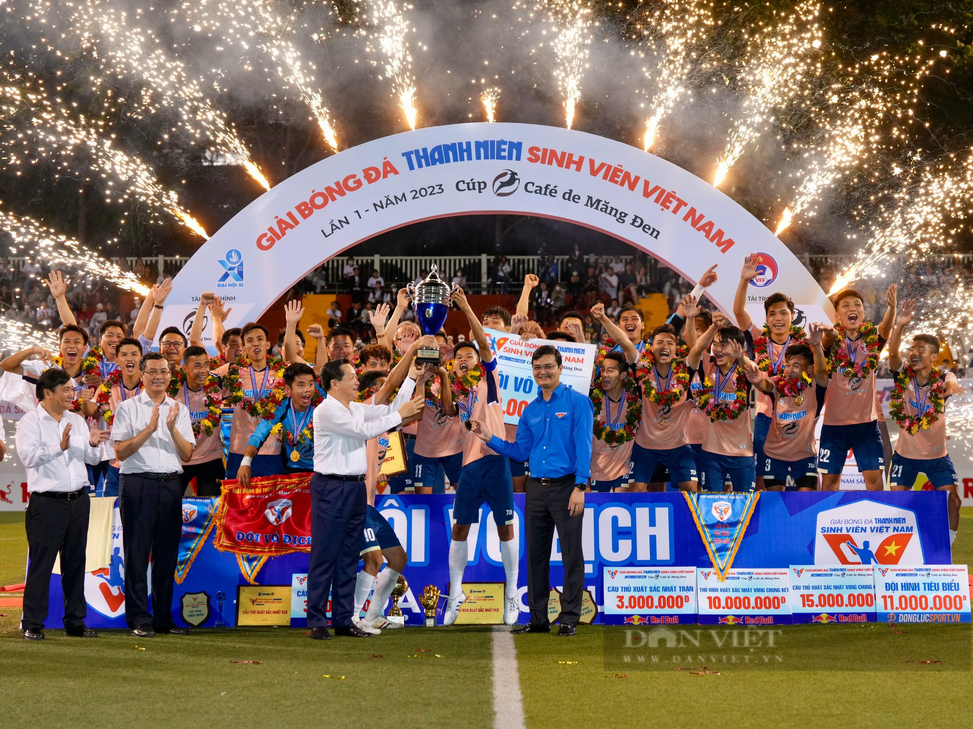 Tiếp tục thắng penalty, ĐH Huế vô địch Giải bóng đá Thanh Niên Sinh viên Việt Nam - Ảnh 5.