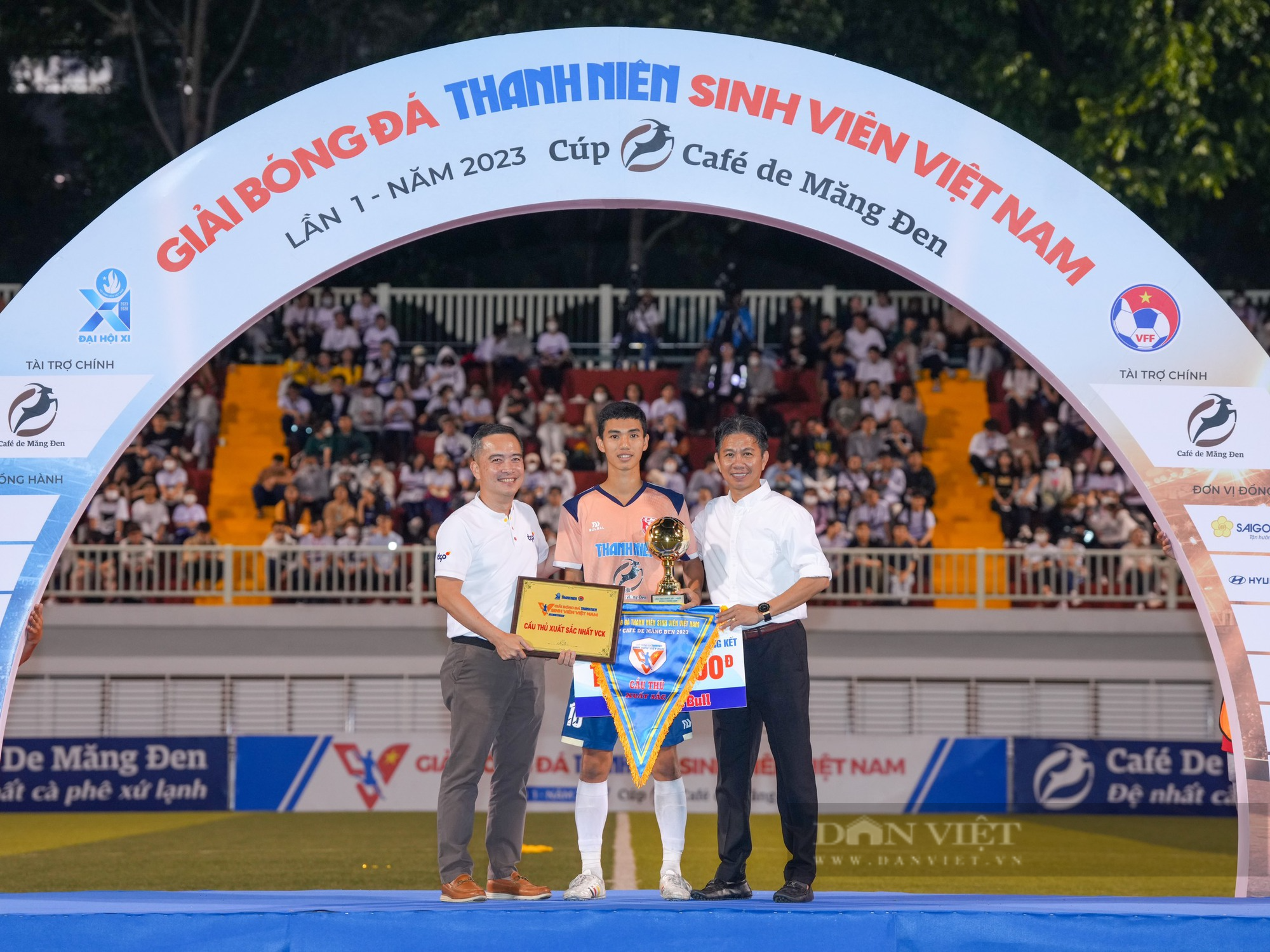 Tiếp tục thắng penalty, ĐH Huế vô địch Giải bóng đá Thanh Niên Sinh viên Việt Nam - Ảnh 8.
