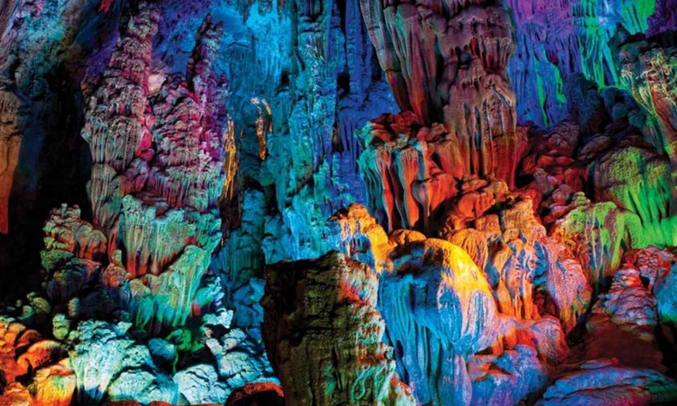 Ngoạn mục 10 hang động đẹp nhất thế giới - Ảnh 8.