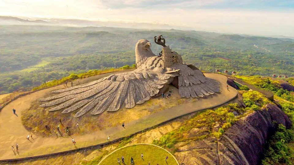 Khu du lịch có chim đá khổng lồ ở Ấn Độ - Ảnh 1.