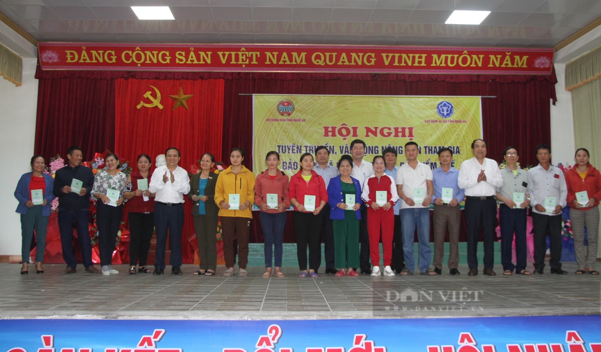 Nghệ An dẫn đầu cả nước về số người tham gia bảo hiểm tự nguyện - Ảnh 6.