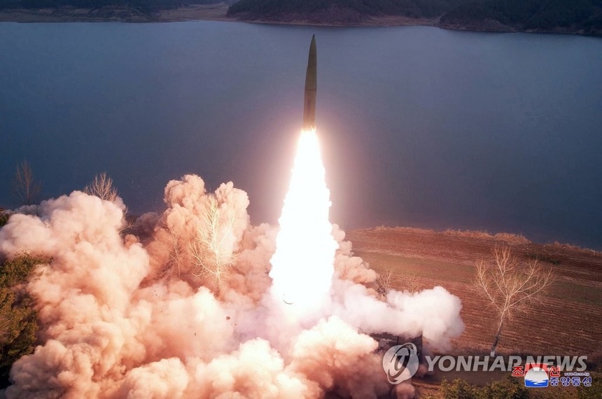 Hàn Quốc tố Triều Tiên bắn tên lửa đạn đạo - Ảnh 1.