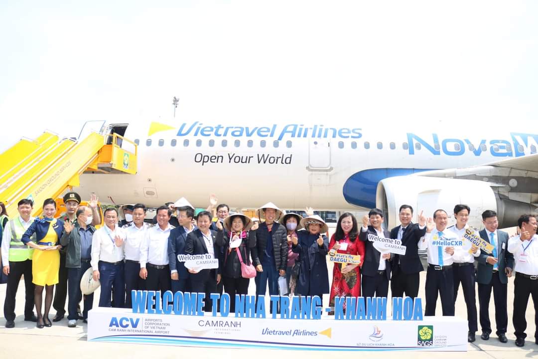 Hơn 200 khách du lịch Hàn Quốc đến Khánh Hòa - Ảnh 1.