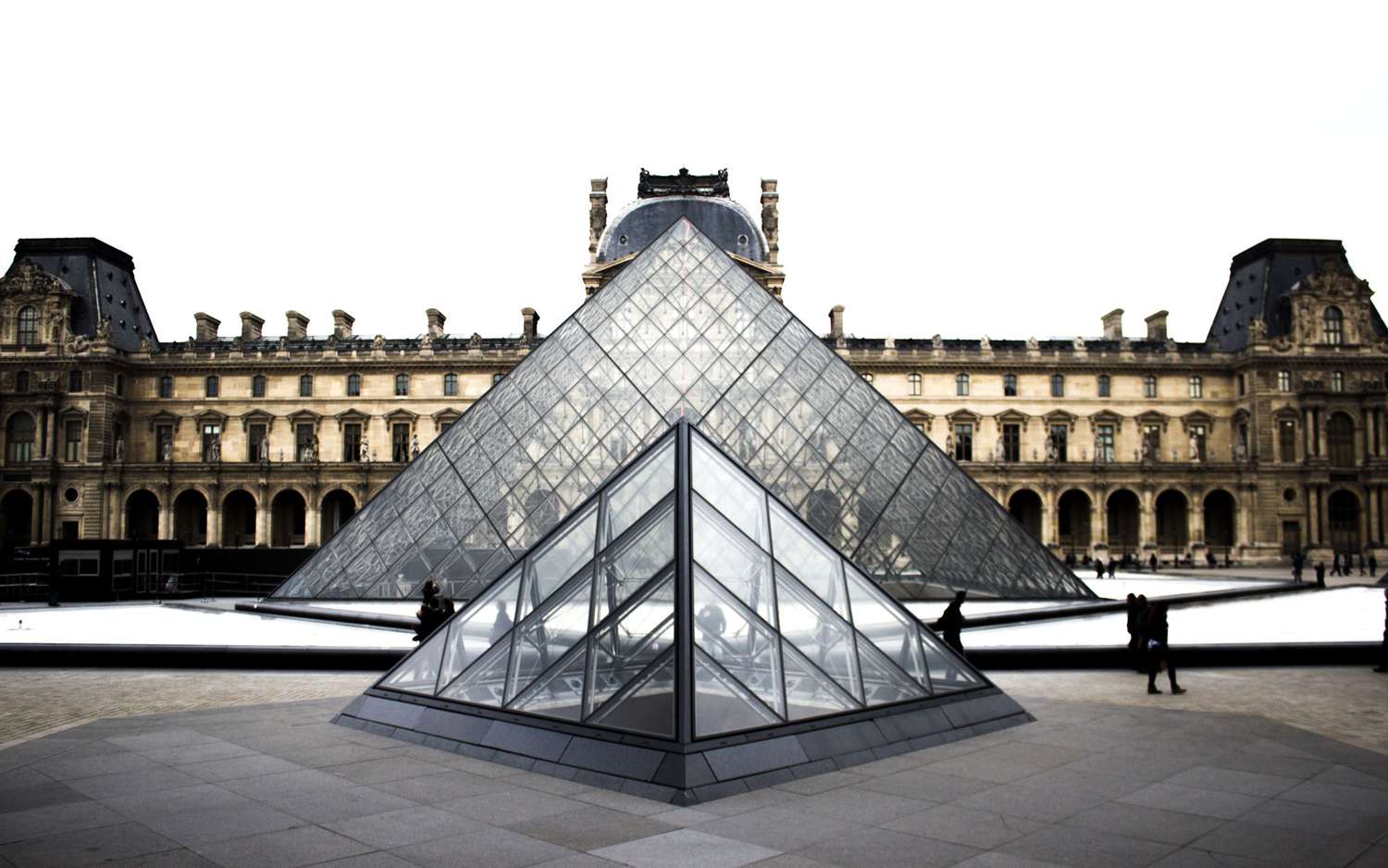 Pháp: Bảo tàng Louvre đóng cửa - Ảnh 1.