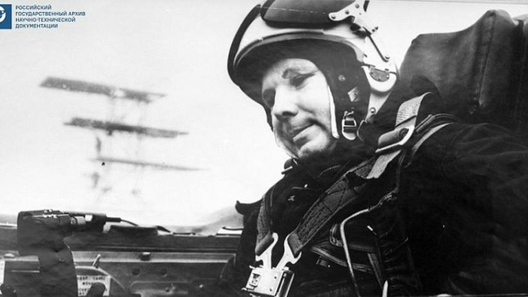 Ảnh chưa từng công bố về tai nạn chết người của nhà du hành vũ trụ đầu tiên trên thế giới Yuri Gagarin  - Ảnh 1.