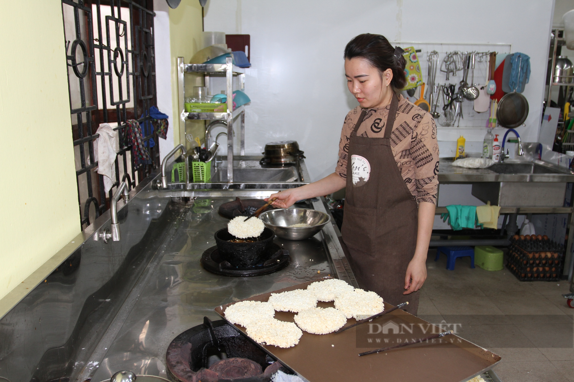 Nữ Giám đốc HTX trẻ ở Thái Nguyên nuôi ý tưởng đưa sản phẩm cơm cháy vươn tầm quốc tế - Ảnh 6.