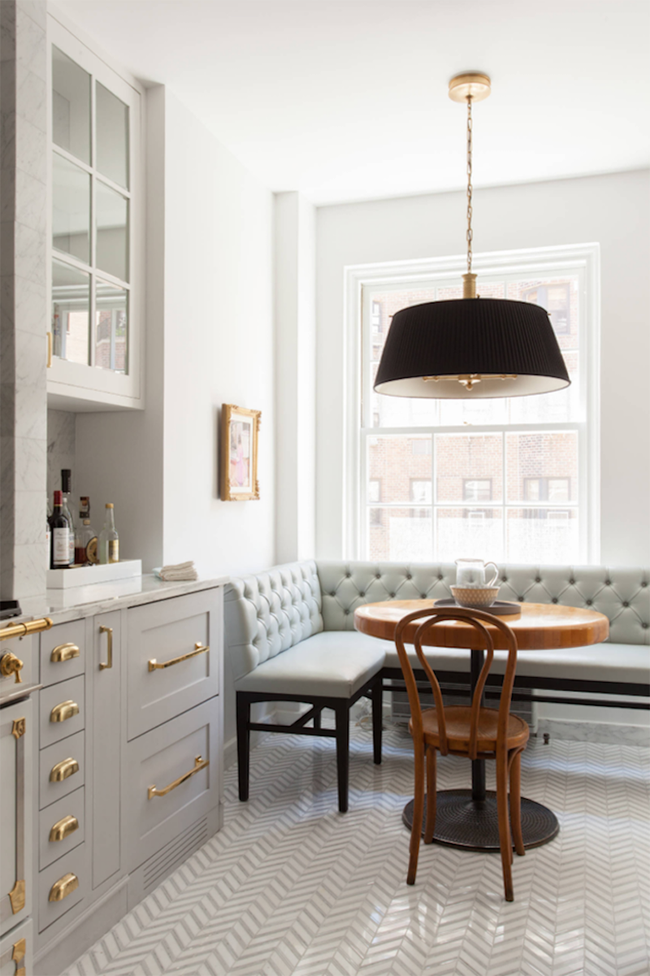29 mẫu bàn ghế ăn khiến phòng ăn nhà bạn từ nhỏ hóa rộng thênh thang - Ảnh 9.